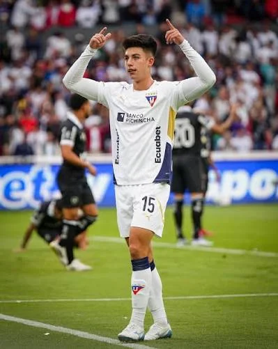 Foto 1 de 2: GABRIEL VILLAMIL